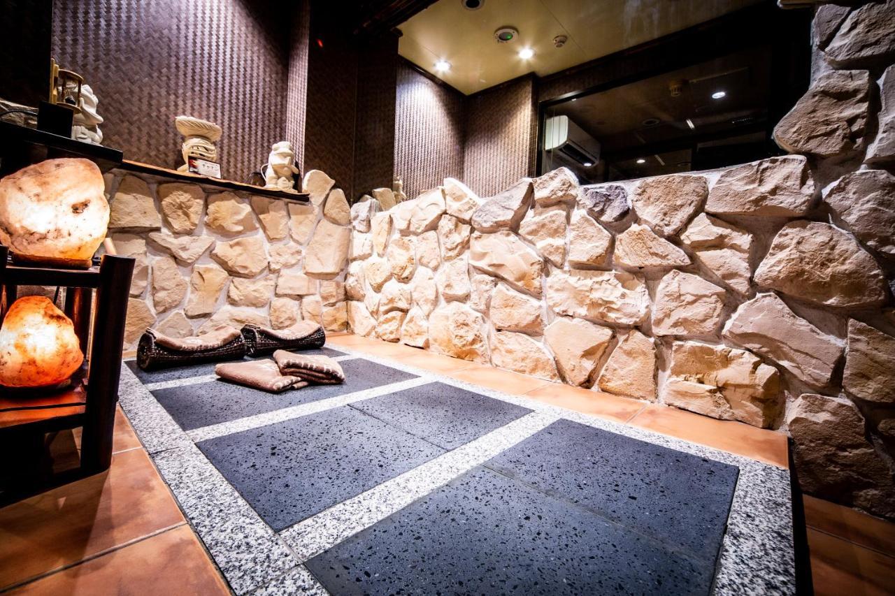 Petit Bali Ikebukuro (Adults Only) Hotel Tokyo Exterior photo